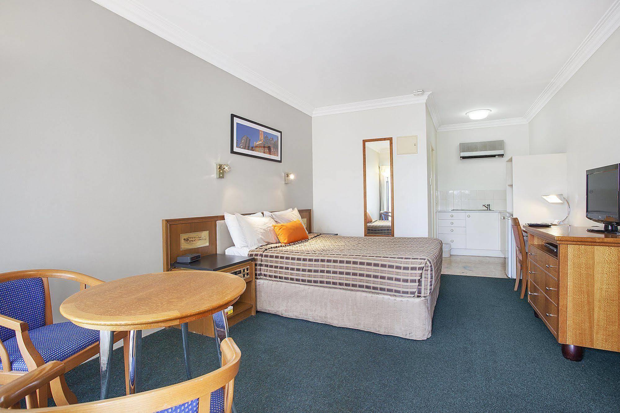 בריסביין Coopers Colonial Motel מראה חיצוני תמונה