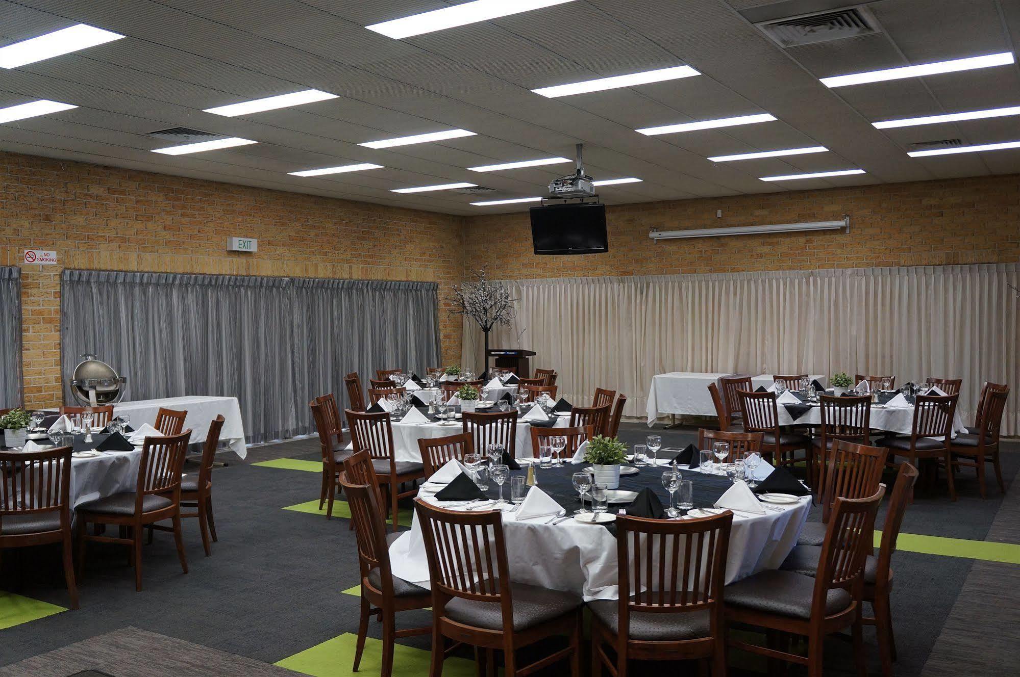 בריסביין Coopers Colonial Motel מראה חיצוני תמונה